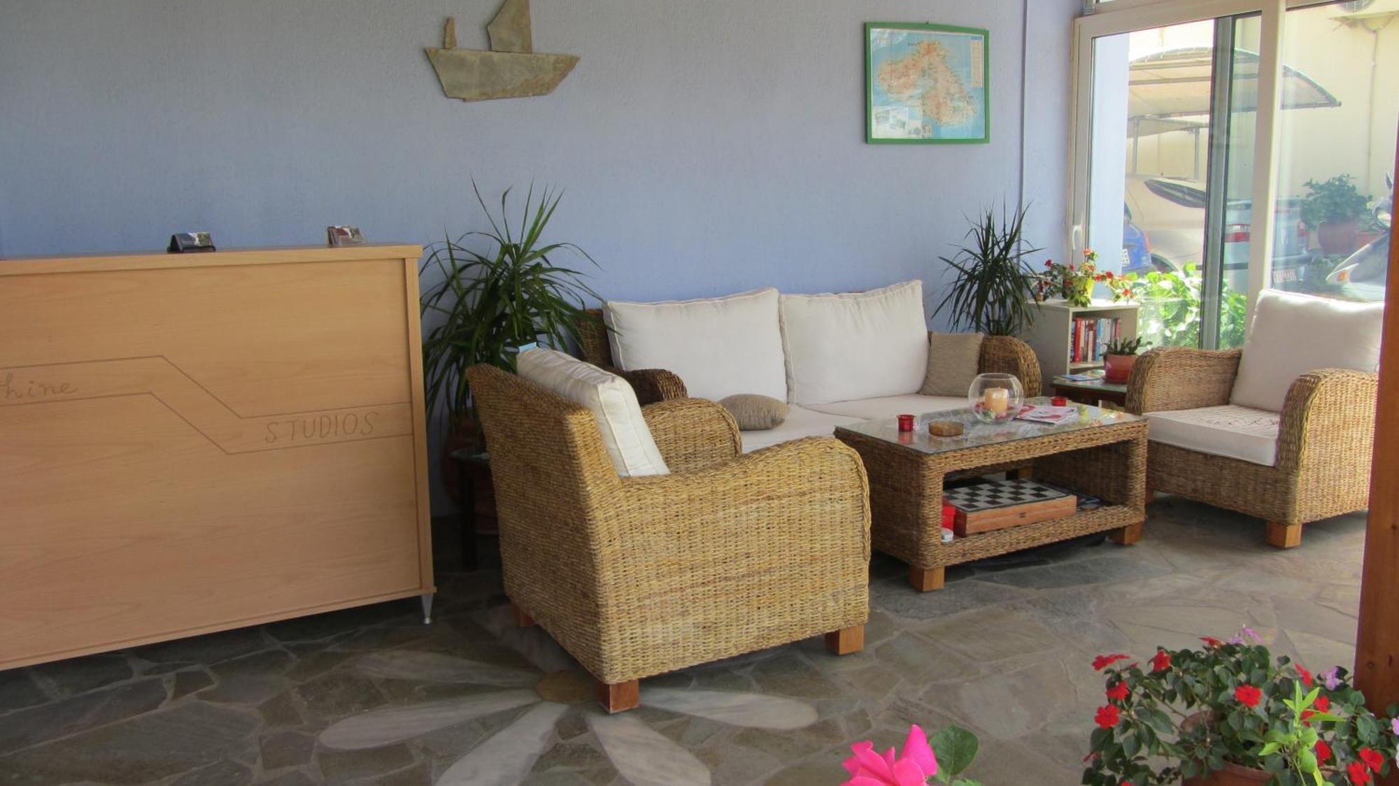 Shine Studios Скала Каллоніс Номер фото